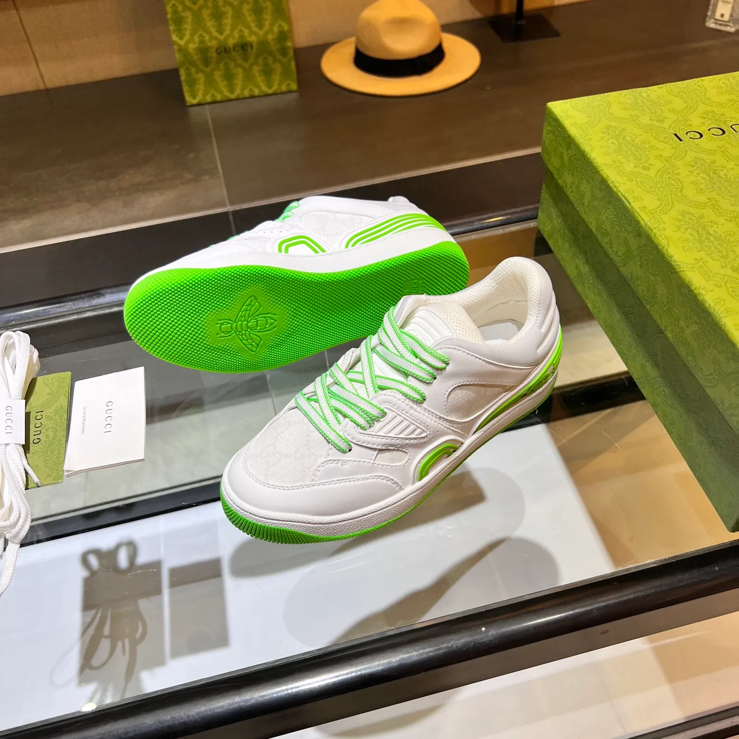 👟👟Ex-factory price 600👟👟 Men's size +10 high version, the top version of 2022 Gucci low-top sneakers! The new colors are reproduced one to one. New style for early spring, creating a perfect style💣💣💣street style🔥🔥🔥cool and trendy C-level fashionable outfit with a retro and futuristic feel🌹🌹🌹classic boot shape + British color-blocking design, super eye-catching. Various leather splicing, original reverse mold last type, imported high-end knitting needles showing exquisite texture! Open mold to customize high-density TPU outsole. 15 colors come out first. Size: Female 35-41 Male 39-46